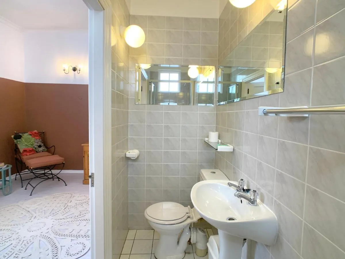 Dale Court Guest House Cape Town
