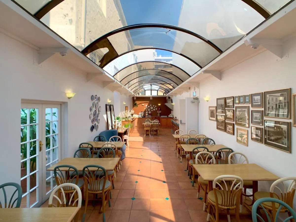 Dale Court Guest House Cape Town